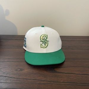 Mariners new era 59 fifty hat 7 1/4 colored under-visor worn once